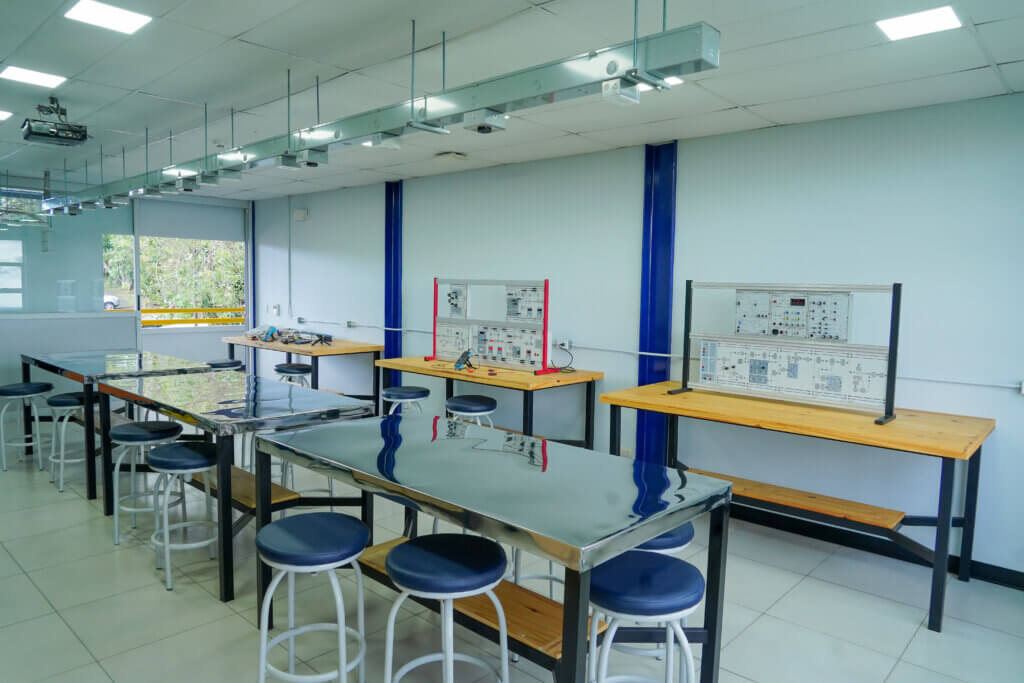 Estudiar Ingeniería en Telecomunicaciones en modalidad universitaria