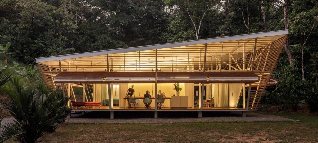 Exterior de la Casa de Madera Sin Huella. Arq. Oliver Schütte