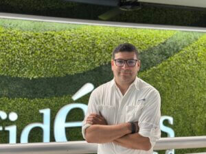 Alexander Brenes pudo aprender inglés en la Academia de Inglés de U Fidélitas