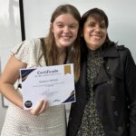 Madison Michele celebró con su profesora el certificado