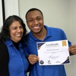 Harold sonriente con su teacher