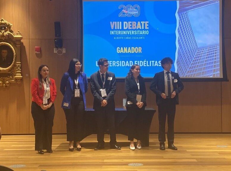 U Fidélitas gana el debate de derecho