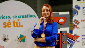 Jueza en competencias de robótica